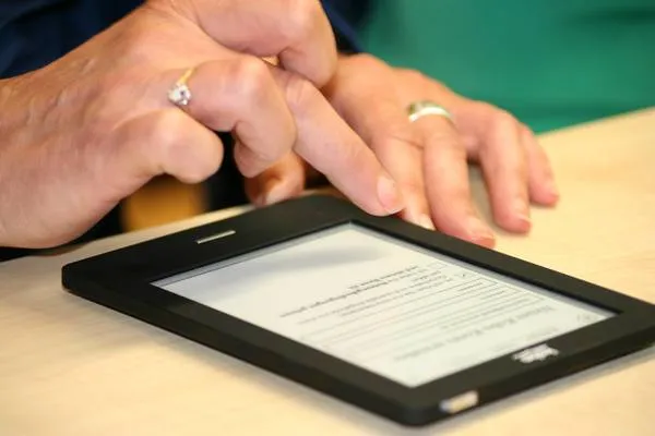 E-Book E-Book